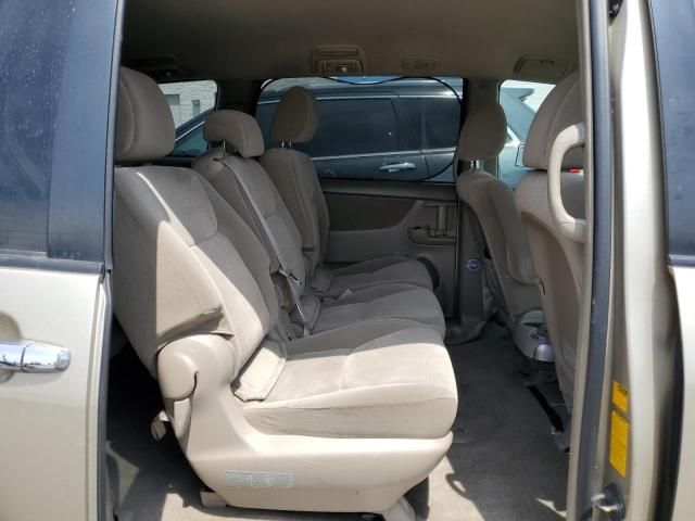 2009 Toyota Sienna CE