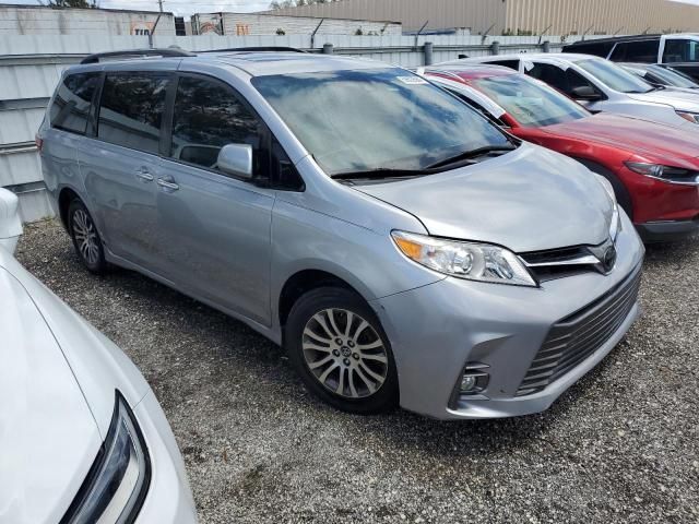 2018 Toyota Sienna XLE