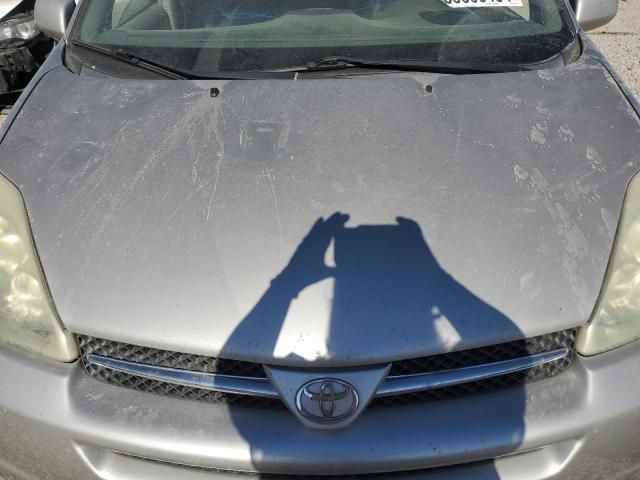 2005 Toyota Sienna XLE