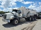 2015 Mack 800 GU800