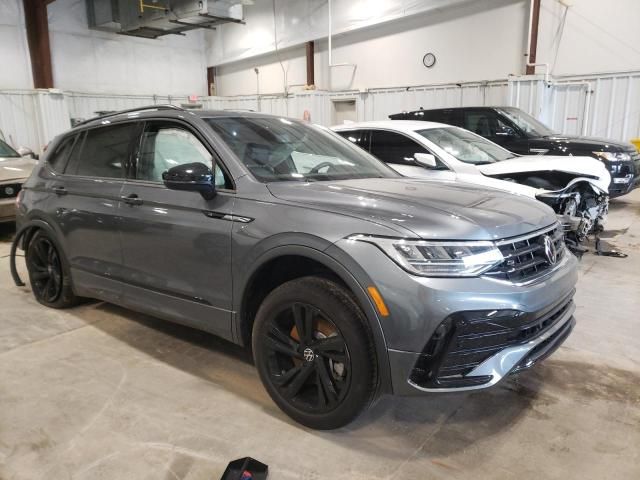 2023 Volkswagen Tiguan SE R-LINE Black