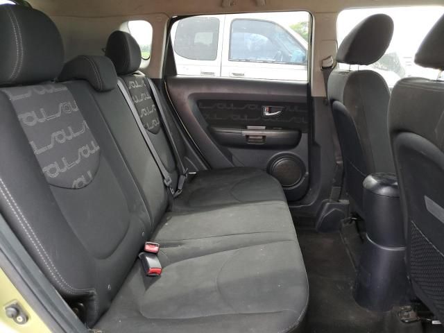 2013 KIA Soul +