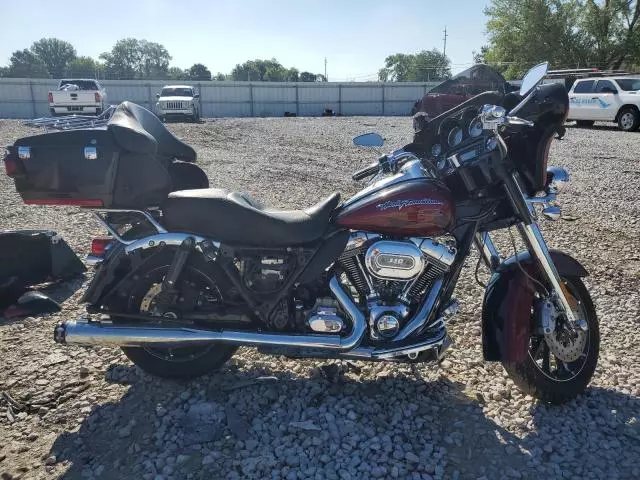 2011 Harley-Davidson FLHTCUSE6