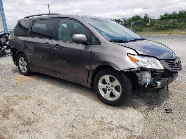 2017 Toyota Sienna LE