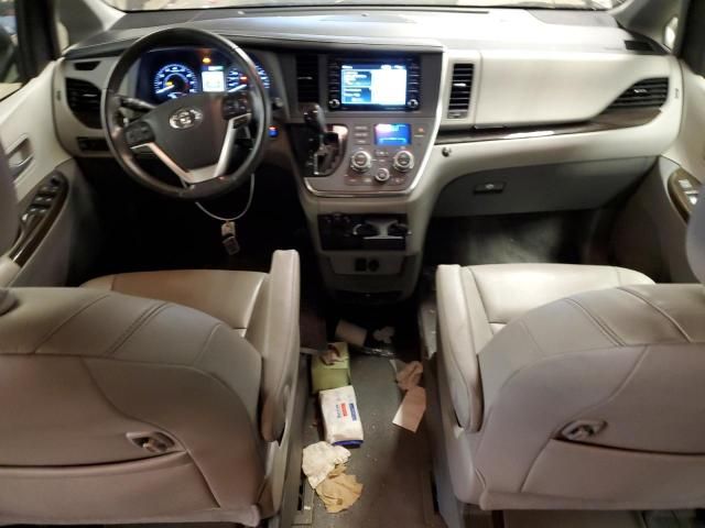 2019 Toyota Sienna XLE