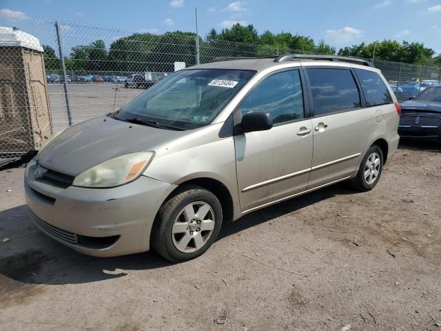 2004 Toyota Sienna CE