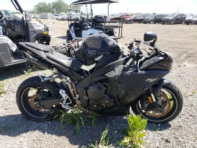 2010 Yamaha YZFR1