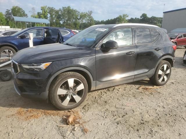 2019 Volvo XC40 T5 Momentum