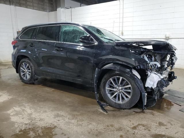 2019 Toyota Highlander SE