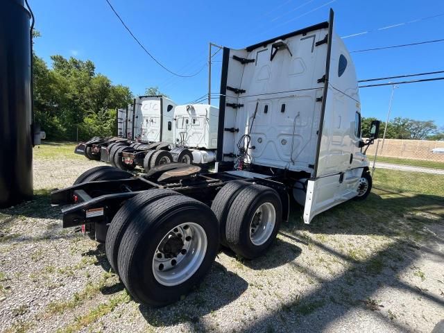 2018 Freightliner Cascadia 125