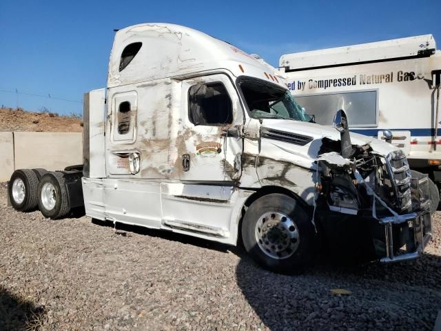 2019 Freightliner Cascadia 126