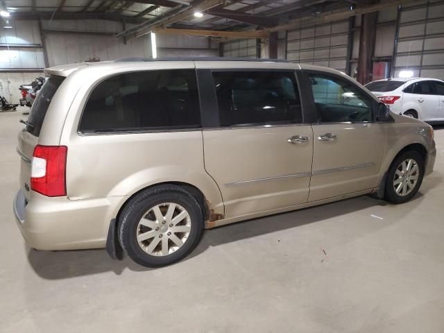 2012 Chrysler Town & Country Touring L