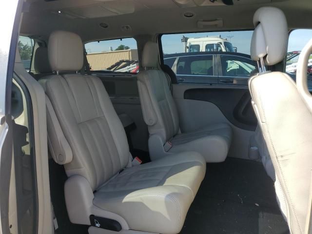 2013 Chrysler Town & Country Touring