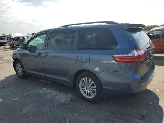 2017 Toyota Sienna XLE