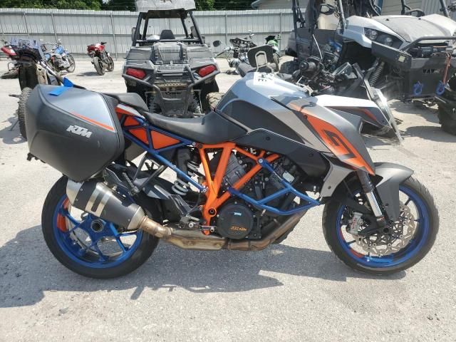 2016 KTM 1290 Super Duke GT