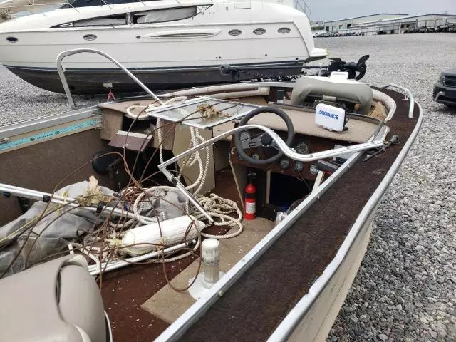 1987 Alumacraft Boat