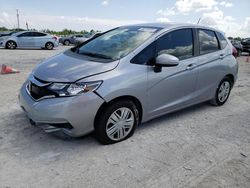 Carros salvage sin ofertas aún a la venta en subasta: 2018 Honda FIT LX