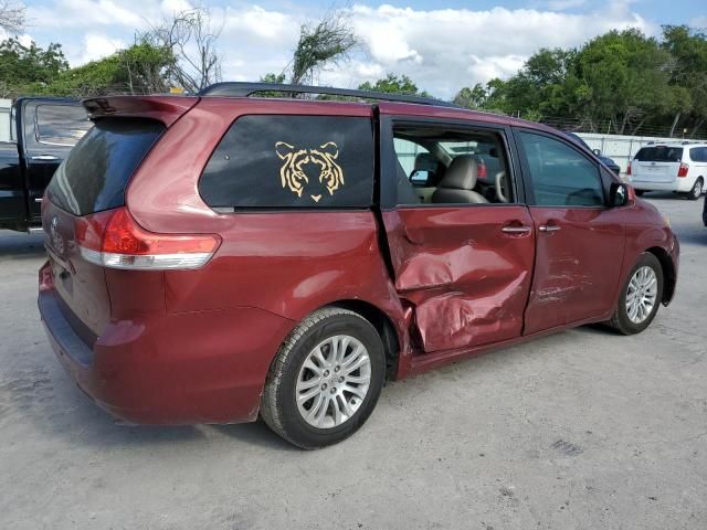 2011 Toyota Sienna XLE