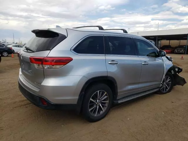 2017 Toyota Highlander SE