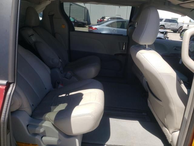 2013 Toyota Sienna XLE