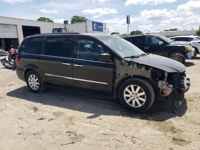 2016 Chrysler Town & Country Touring