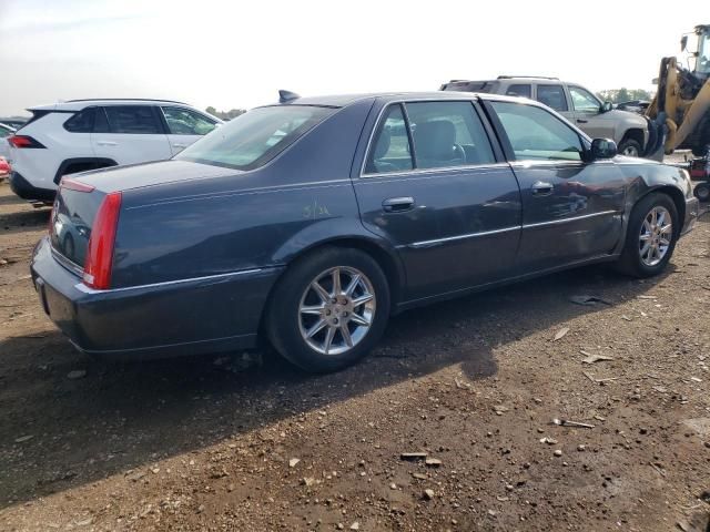 2011 Cadillac DTS Luxury Collection