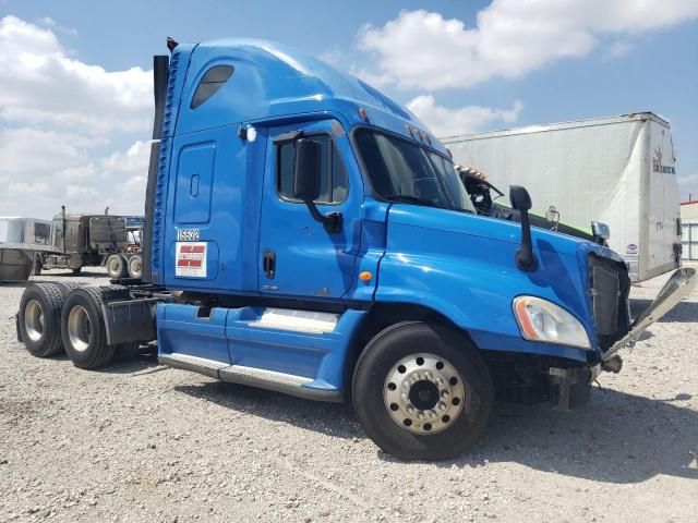 2010 Freightliner Cascadia 125