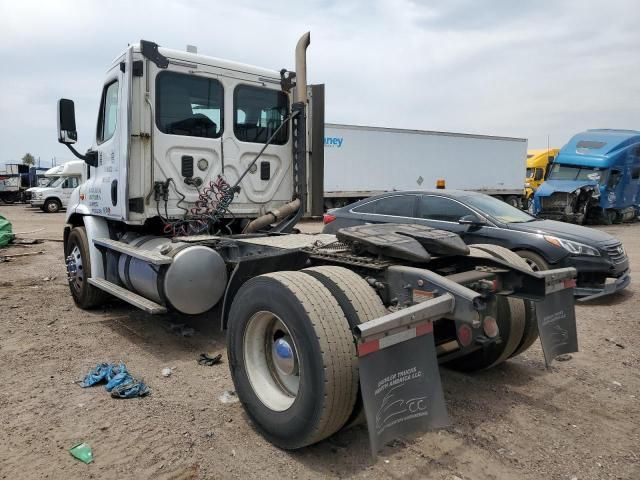 2015 Freightliner Cascadia 113