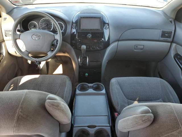 2004 Toyota Sienna CE