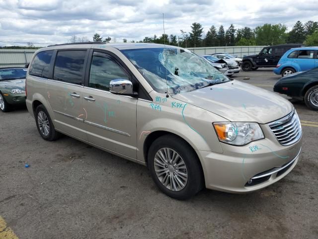 2013 Chrysler Town & Country Touring L