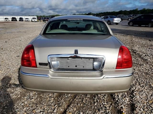 2010 Lincoln Town Car Signature Limited