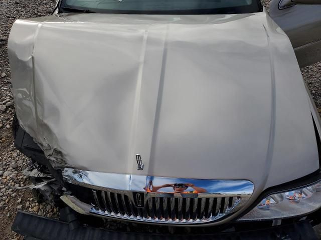 2010 Lincoln Town Car Signature Limited