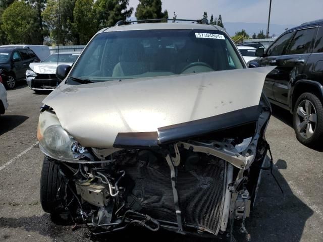 2009 Toyota Sienna CE