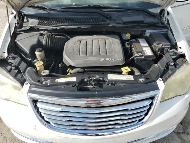 2012 Chrysler Town & Country Touring