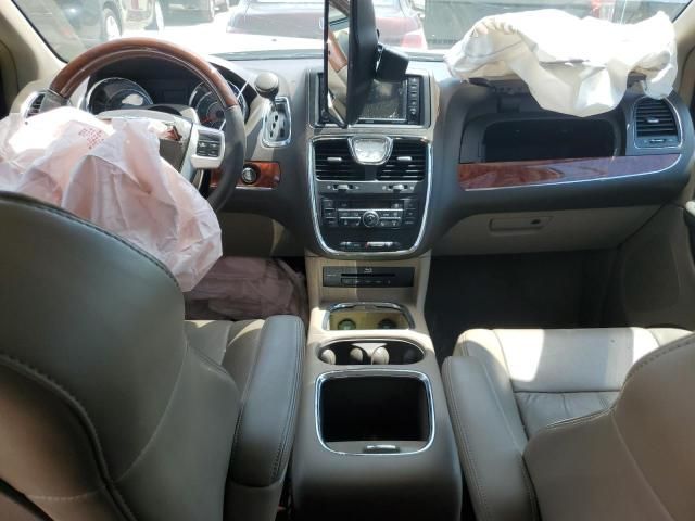 2016 Chrysler Town & Country Limited Platinum