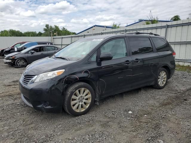 2013 Toyota Sienna LE