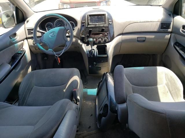 2004 Toyota Sienna CE