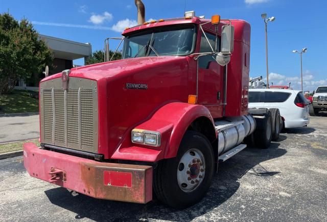 2010 Kenworth Construction T800