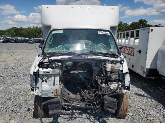 2021 Ford Econoline E350 Super Duty Cutaway Van