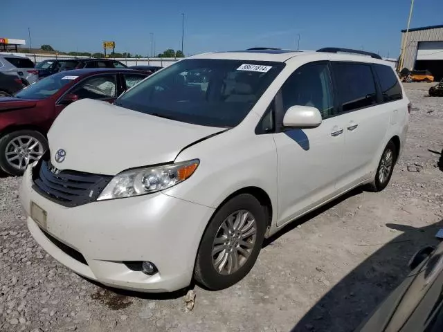 2015 Toyota Sienna XLE