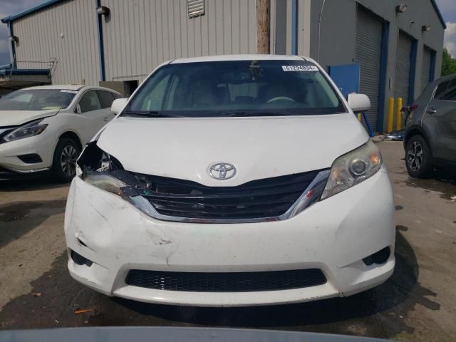 2014 Toyota Sienna LE