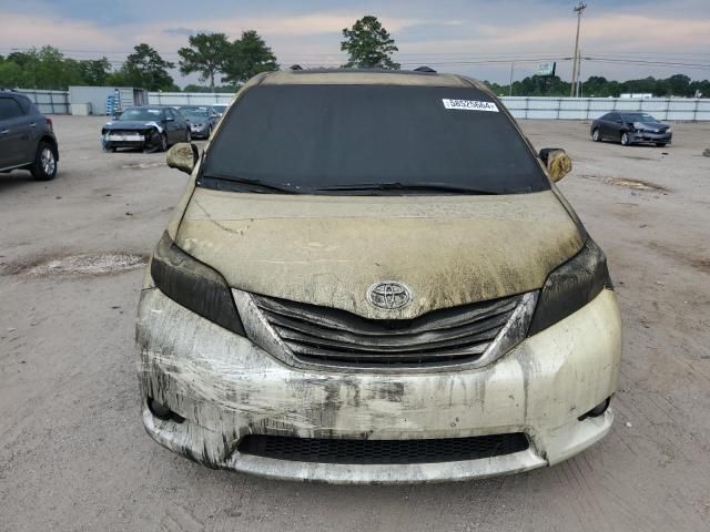 2016 Toyota Sienna XLE