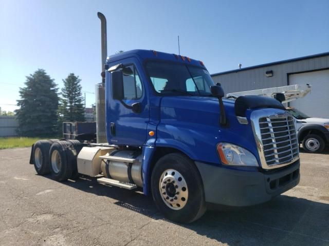 2012 Freightliner Cascadia 125