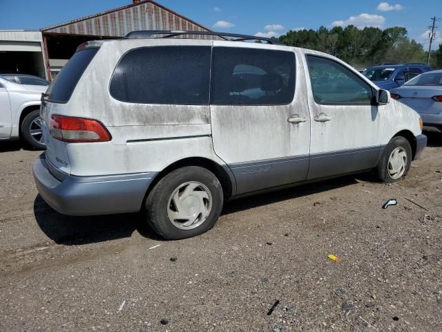 2003 Toyota Sienna LE