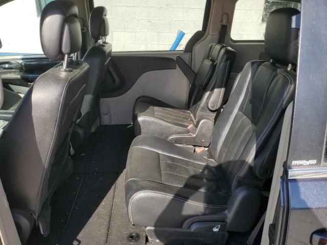 2013 Chrysler Town & Country Touring