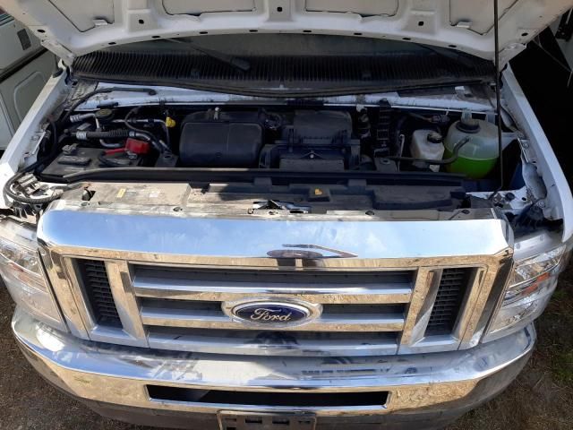 2021 Ford Econoline E350 Super Duty Cutaway Van