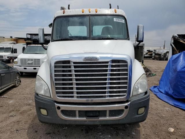 2015 Freightliner Cascadia 113