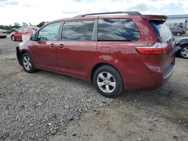 2017 Toyota Sienna LE