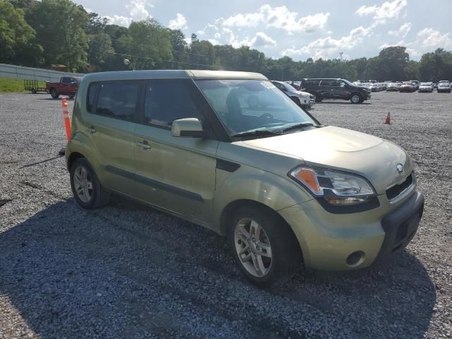 2011 KIA Soul +