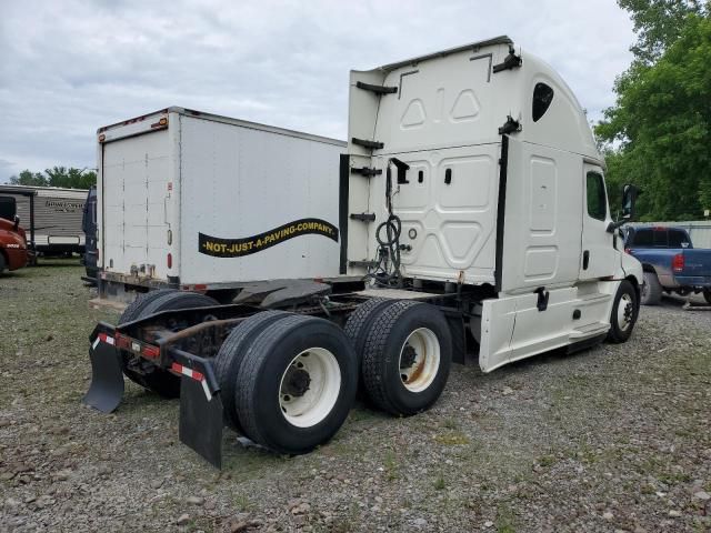 2019 Freightliner Cascadia 126